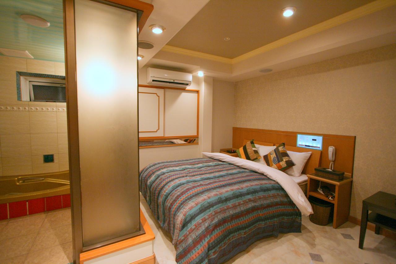 Hotel Celavie Osakajokitazume (Adults Only) Екстер'єр фото